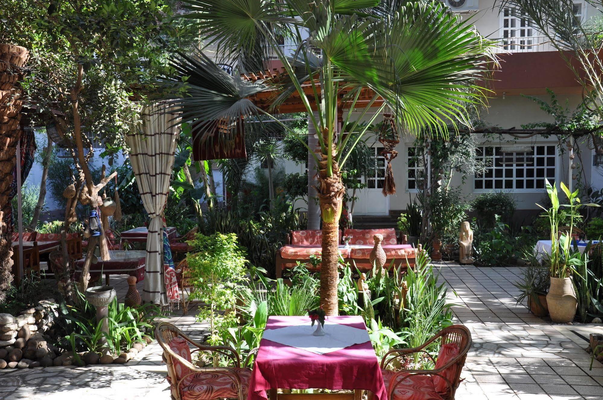 Amon Hotel Luxor Eksteriør billede